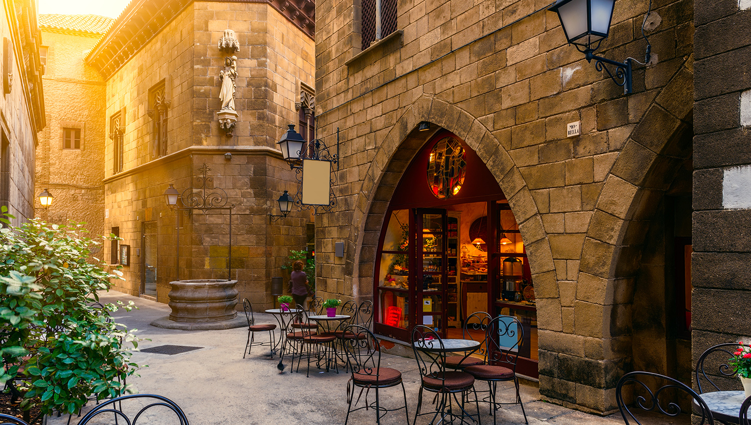 Кафе в готическом квартале в Барселоне