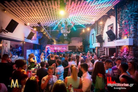 Santorini Nightlife Guide: 15 Best Tavernas, Bars & Clubs in Santorini -  Sofia Adventures